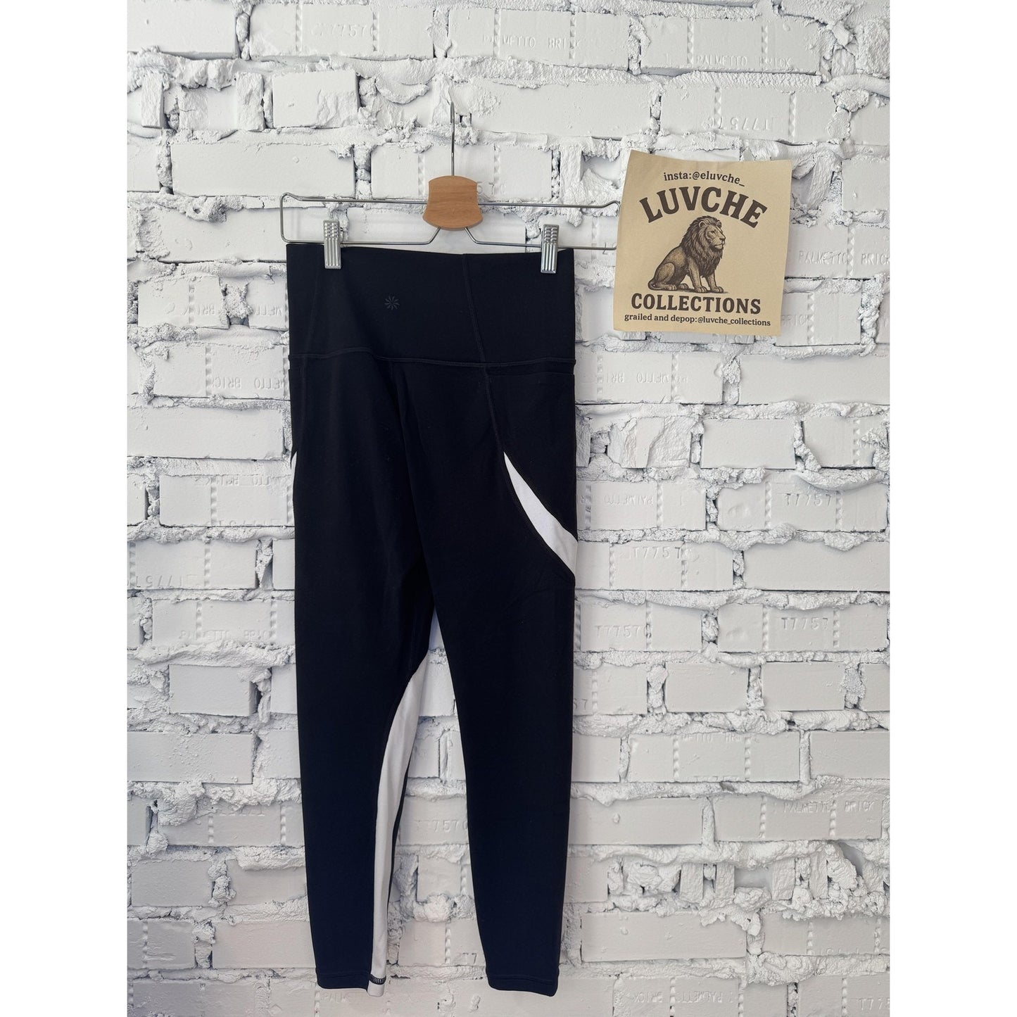 Athleta Womens XS Salutation Stash Pocket 7/8 Tight Leggings