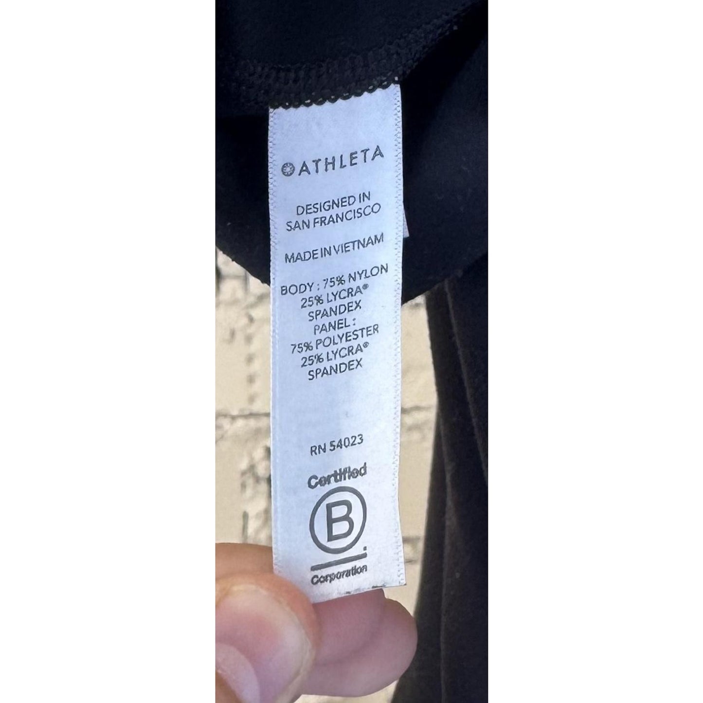 Athleta Womens XS Salutation Stash Pocket 7/8 Tight Leggings