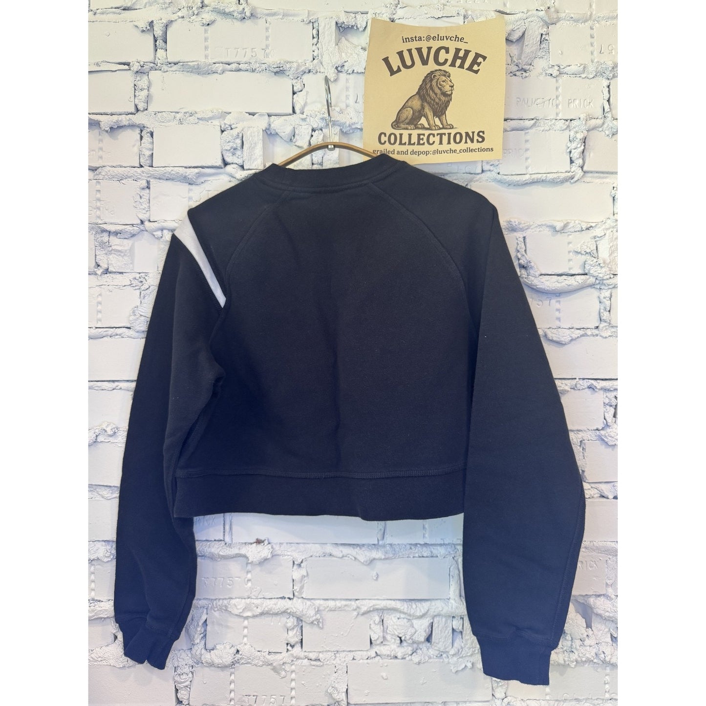 Nike Womens S Black White Crewneck Cropped Swoosh Logo Sweatshirt