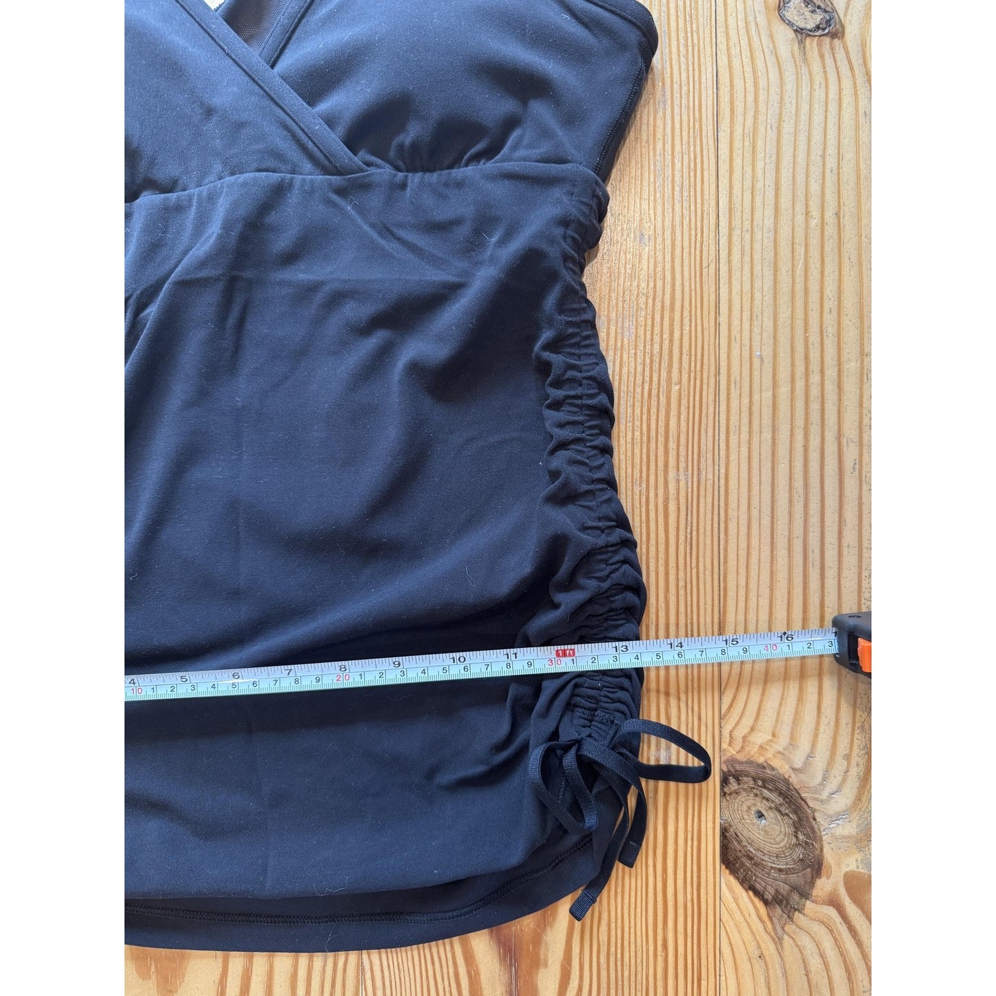 Lululemon Womens M Black Adjustable Side Built in Bra Top