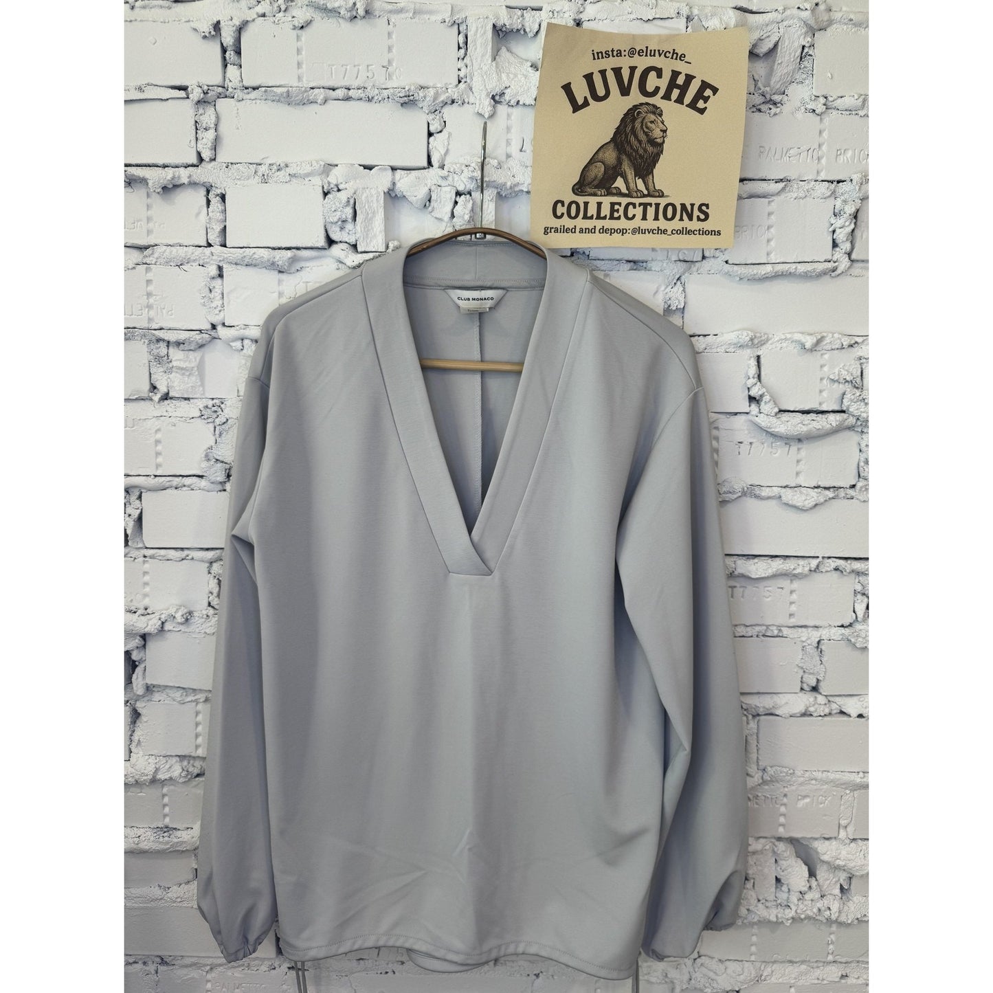 Club Monaco Womens XS Light Gray V Neck Adjustable Top