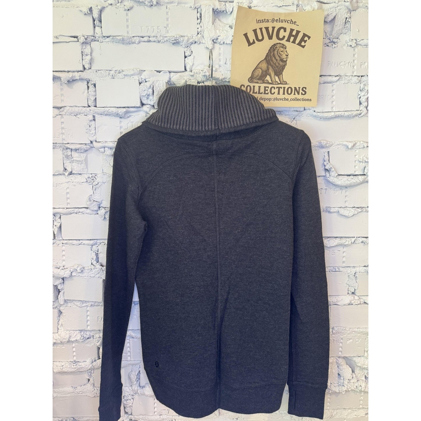Lululemon Womens M Turtleneck Long Sleeve Pullover