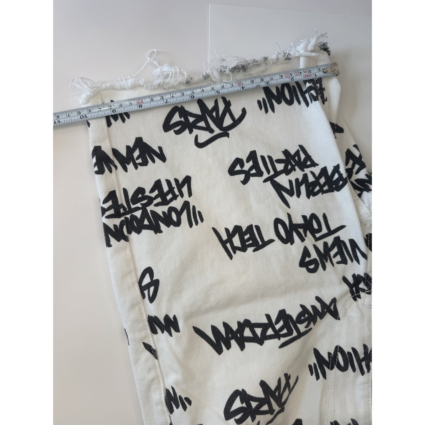 Bershka Jean Shorts Mens 29 Graffiti Print Denim Distressed