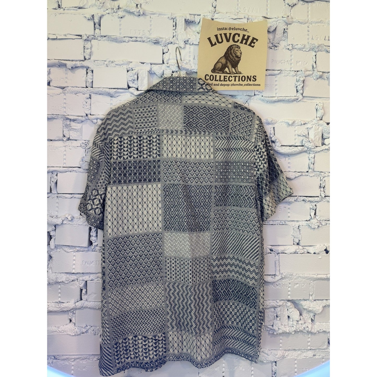 Hollister S Button Up Geometric Pattern Shirt