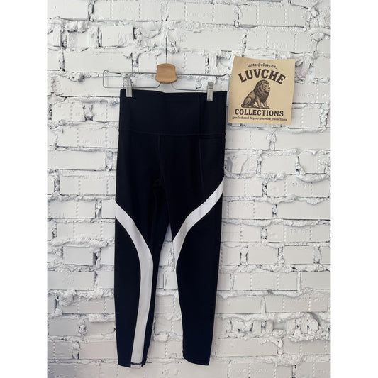 Athleta Womens XS Salutation Stash Pocket 7/8 Tight Leggings
